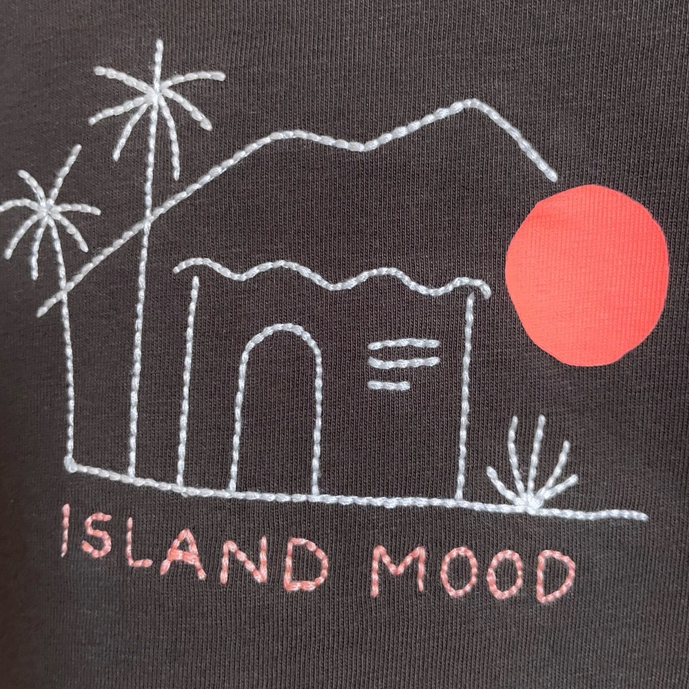 3/$21💥NEW Zara Island Mood Tee, Unisex, Embroidered Palm Trees Cottage & Sun